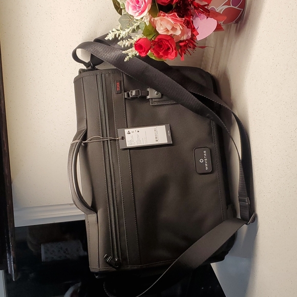 Tumi Bags Nwt Mens Tumi Laptop Messengerbriefcase Poshmark